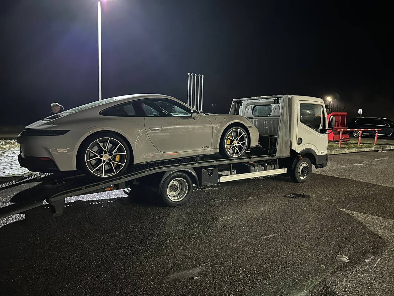 Новый Porsche 911 Carrera 4 GTS Facelift уже на пути в Москву!